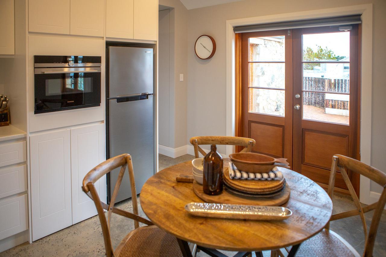 Lucy'S Cottage Роуб Екстериор снимка